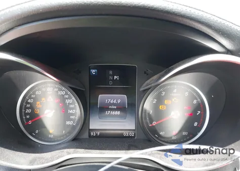 2016 Mercedes-Benz C 300 Luxury/Sport z USA, uszkodzony, nr VIN 55SWF4JB9GU169458